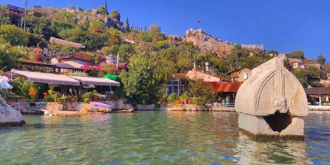 Denizden ulaşım sağlanıyor, Bali’yi aratmıyor! ‘Batık şehri’ ile zamana direnen cennet: Tatilciler akın ediyor 2